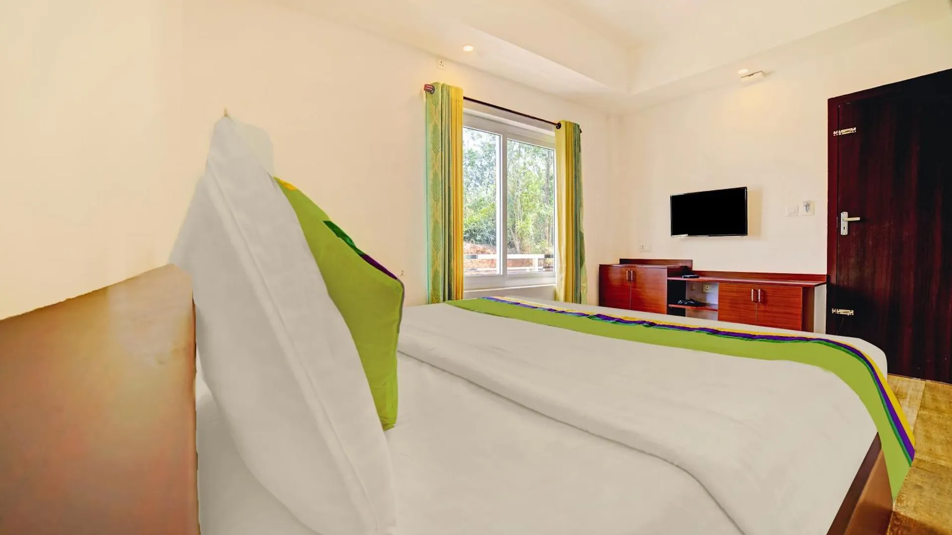 Treebo Wanderlust Residency With Mountain View Hotel Munnar