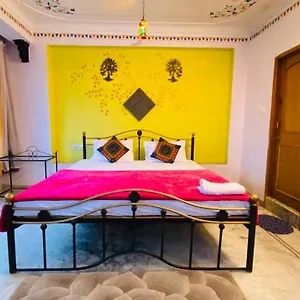 https://kesar-palace.udaipurhotels.org